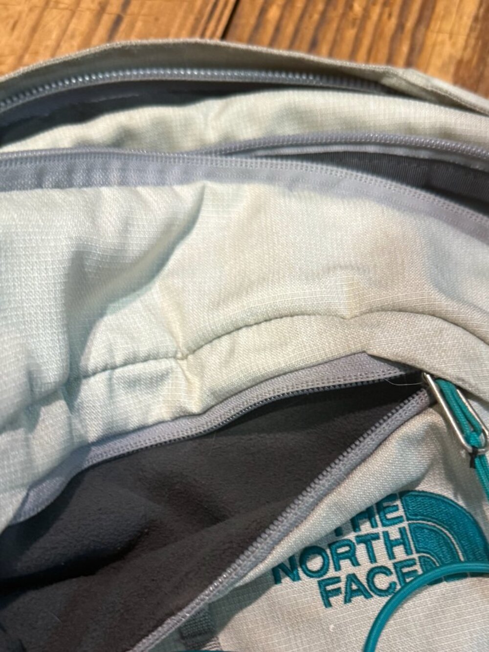 The North Face Borealis Flex Vent Backpack Book Bag Laptop Gray Teal Hiking - Picture 8 of 15